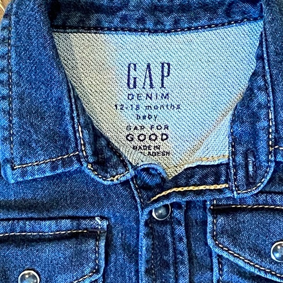 Baby GAP Denim Button Up NWOT - Picture 3 of 3